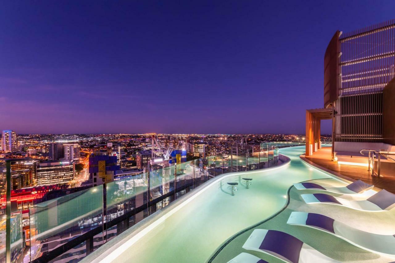 Fv By Peppers Aparthotel Brisbane Luaran gambar Skyline rooftop pool