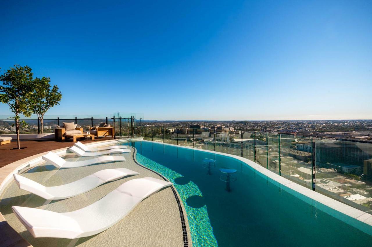 Fv By Peppers Aparthotel Brisbane Luaran gambar Skyline Residences rooftop pool