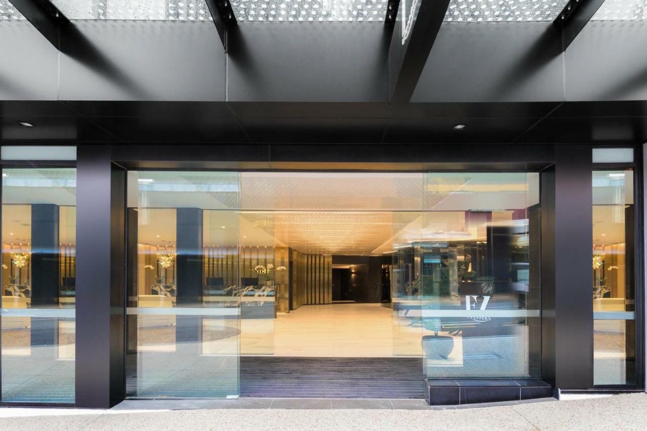 Fv By Peppers Aparthotel Brisbane Luaran gambar Entrance to the hotel
